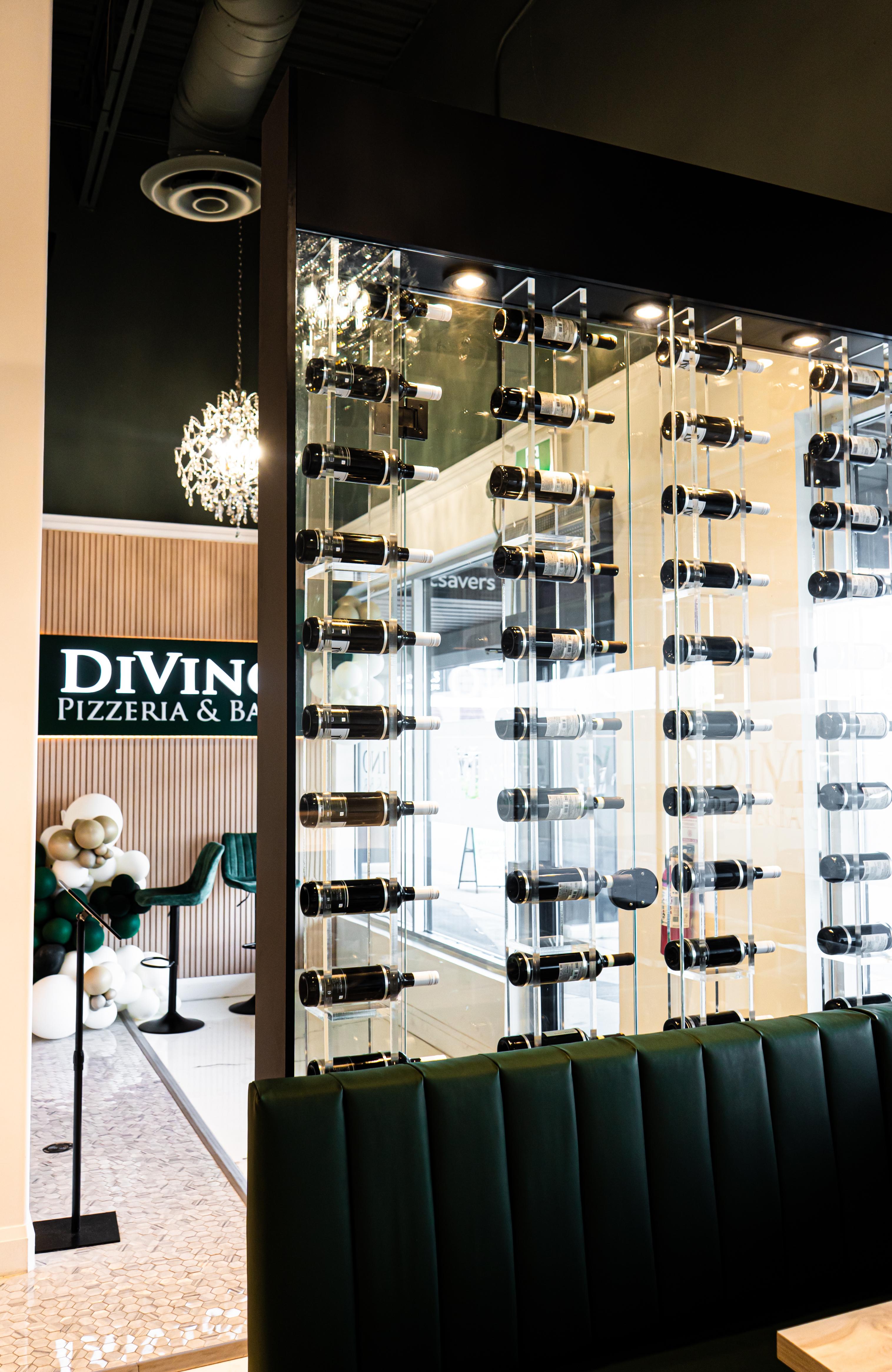 Divino Pizzeria & Grill dining area